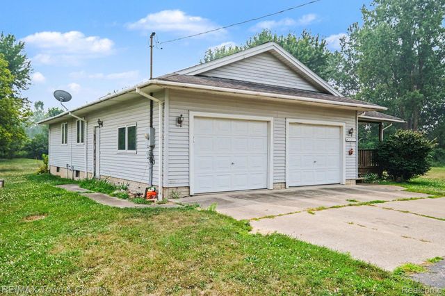 1291 W Tobias Road, Vienna Charter Township, MI 48420