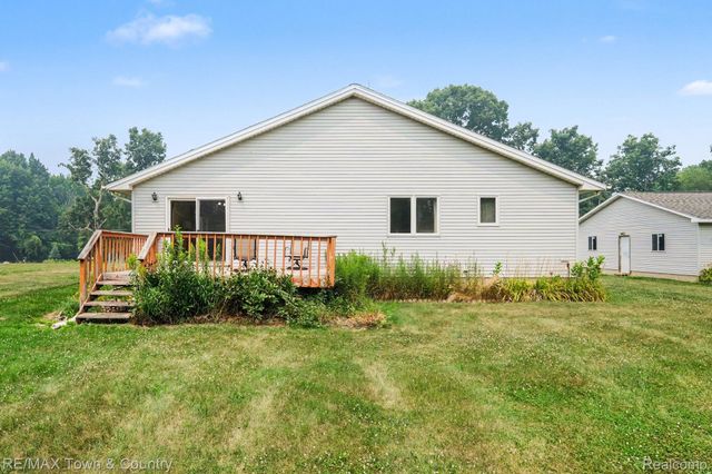 1291 W Tobias Road, Vienna Charter Township, MI 48420