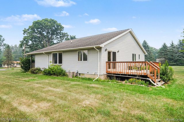 1291 W Tobias Road, Vienna Charter Township, MI 48420