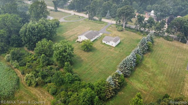1291 W Tobias Road, Vienna Charter Township, MI 48420