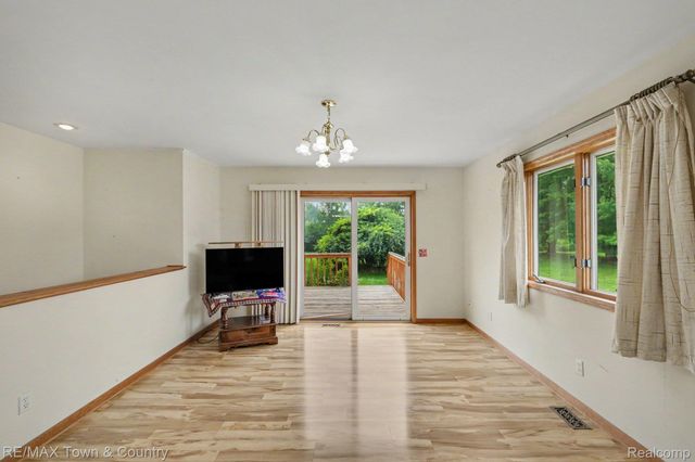1291 W Tobias Road, Vienna Charter Township, MI 48420