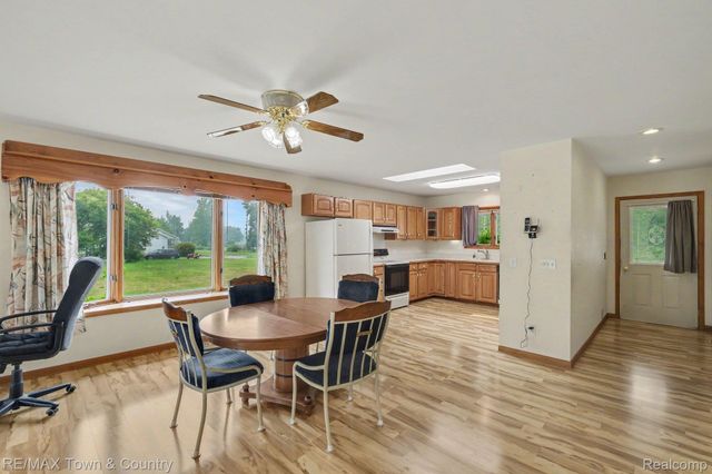 1291 W Tobias Road, Vienna Charter Township, MI 48420