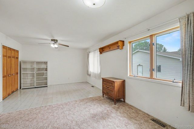 1291 W Tobias Road, Vienna Charter Township, MI 48420