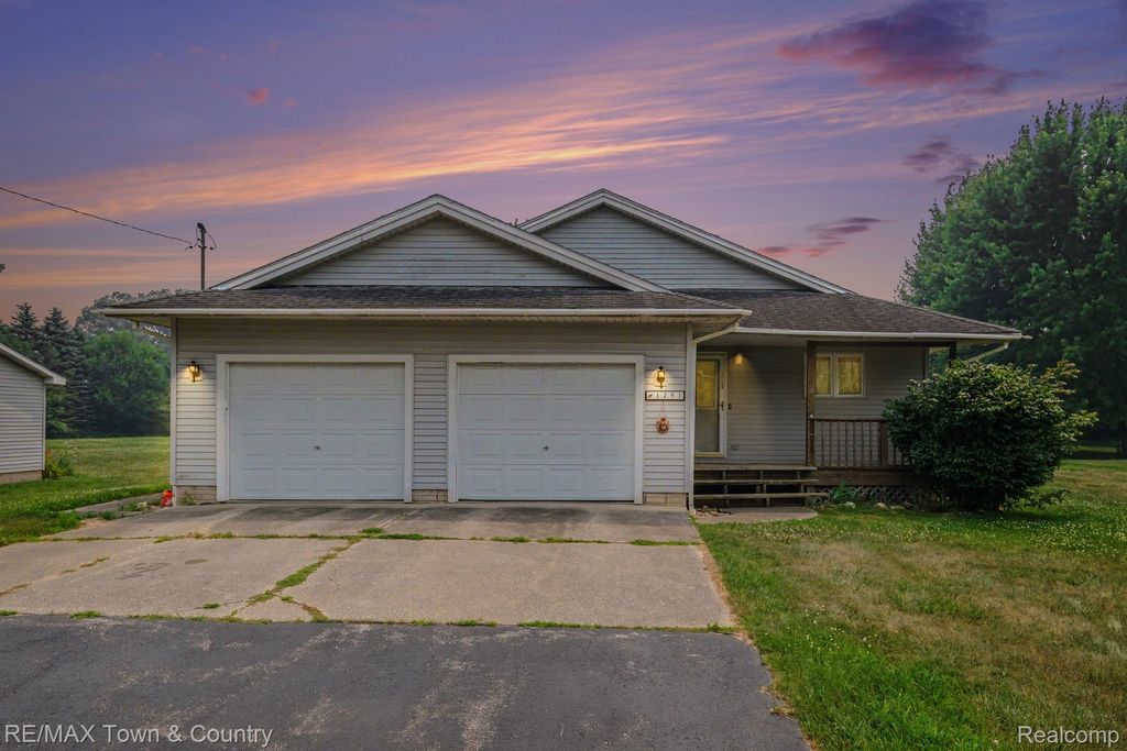 1291 W Tobias Road, Vienna Charter Township, MI 48420