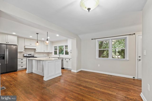 2722 WOODLEY PL, Falls Church, VA 22046