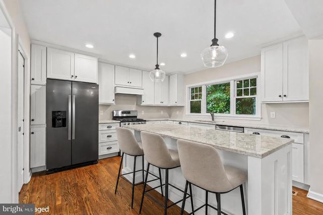 2722 WOODLEY PL, Falls Church, VA 22046