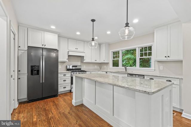 2722 WOODLEY PL, Falls Church, VA 22046