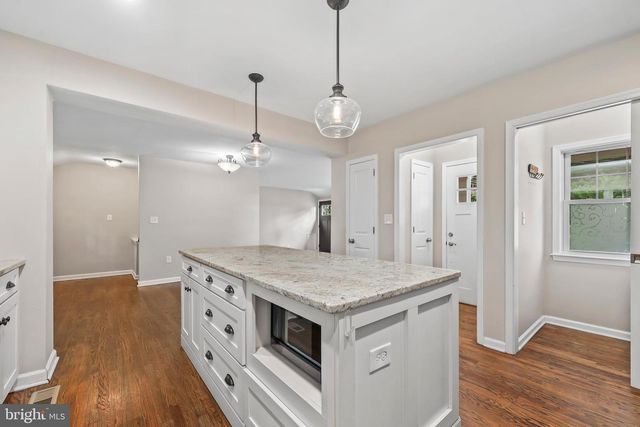 2722 WOODLEY PL, Falls Church, VA 22046