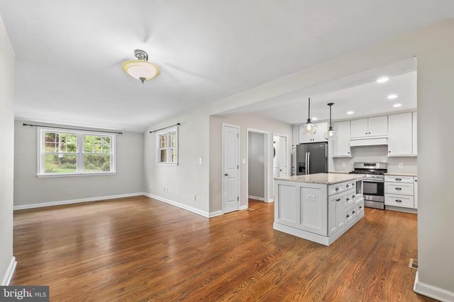 2722 WOODLEY PL, Falls Church, VA 22046