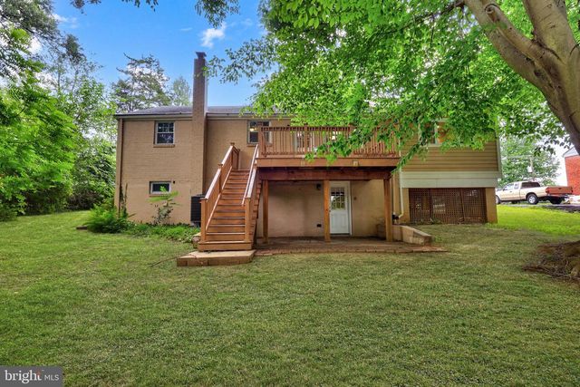 2722 WOODLEY PL, Falls Church, VA 22046