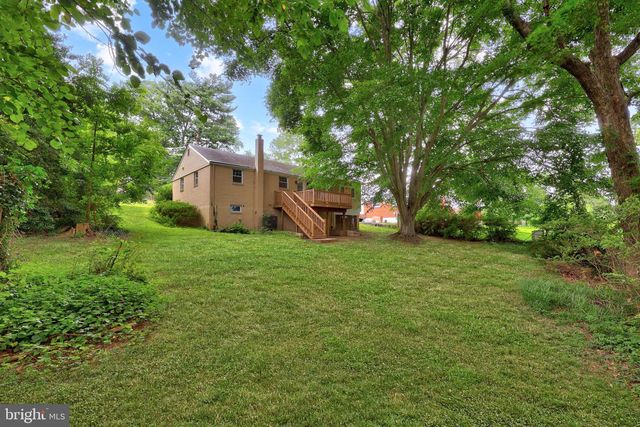 2722 WOODLEY PL, Falls Church, VA 22046