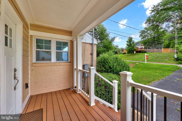 2722 WOODLEY PL, Falls Church, VA 22046
