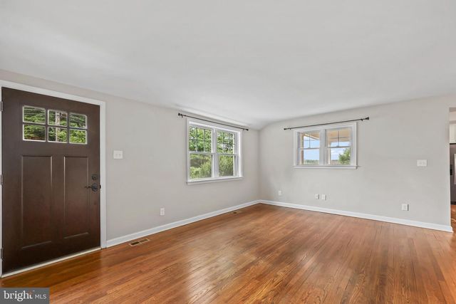 2722 WOODLEY PL, Falls Church, VA 22046
