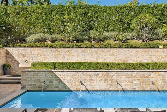 7 Oakmont, Newport Beach, CA 92660