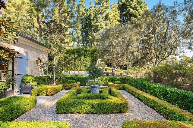 7 Oakmont, Newport Beach, CA 92660