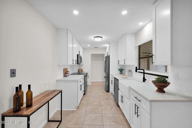 5 SEABRIDGE Drive, Ormond Beach, FL 32176