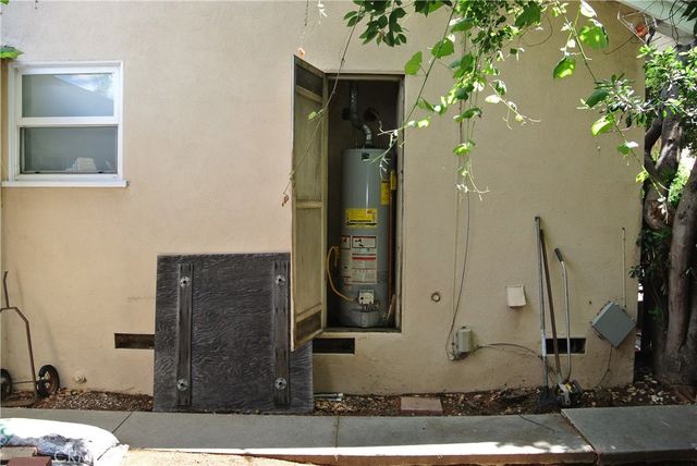 6460 Dos Rios, Downey, CA 90240