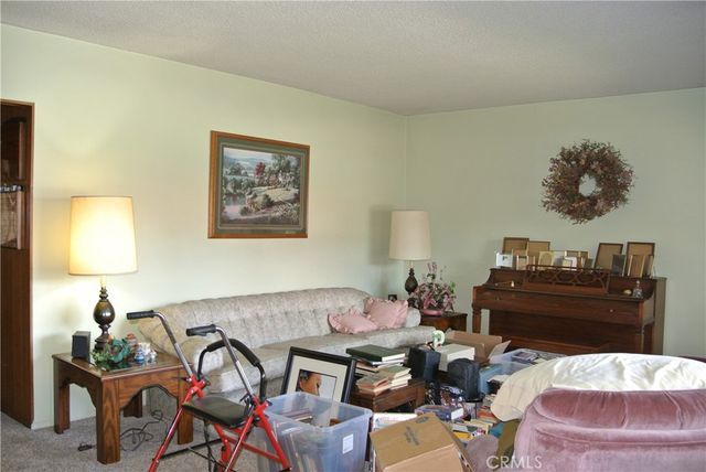 6460 Dos Rios, Downey, CA 90240