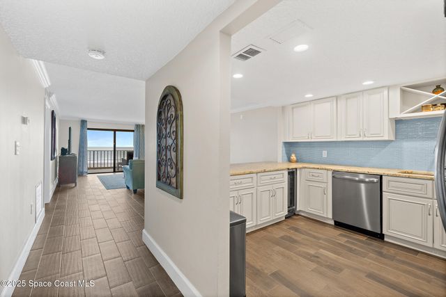 545 Garfield Avenue 402, Cocoa Beach, FL 32931