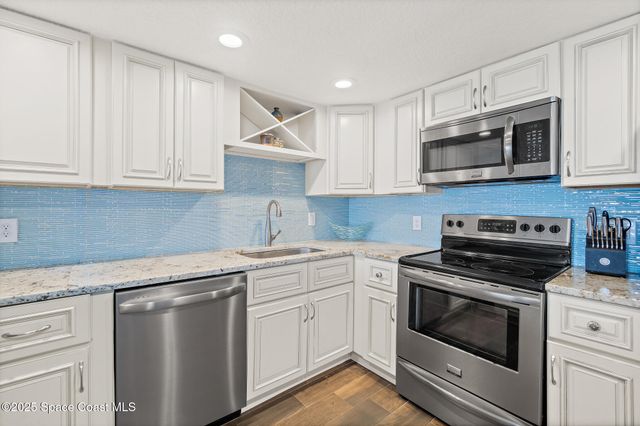 545 Garfield Avenue 402, Cocoa Beach, FL 32931