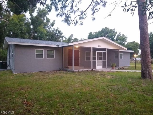 6870 Golden RD, North Fort Myers, FL 33917