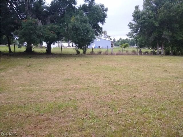 6870 Golden RD, North Fort Myers, FL 33917