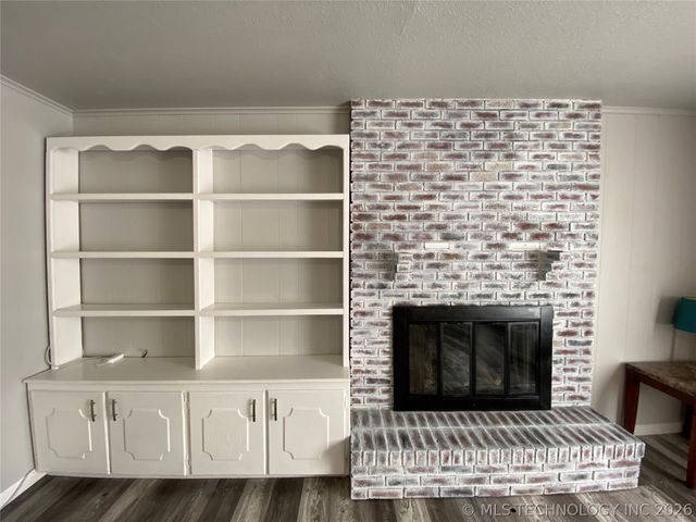 4711 E 4th Place, Tulsa, OK 74112