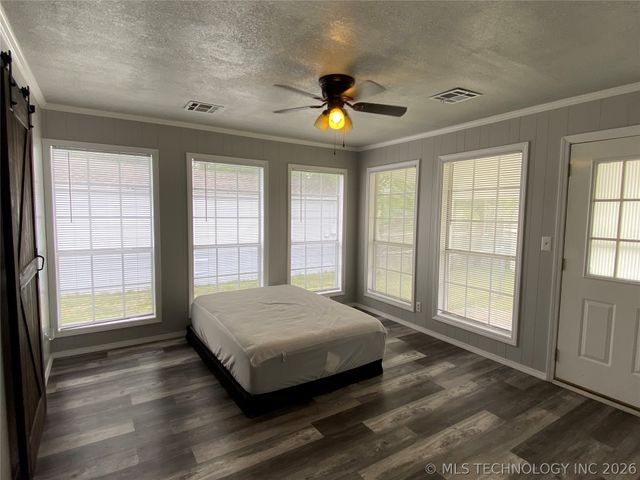 4711 E 4th Place, Tulsa, OK 74112