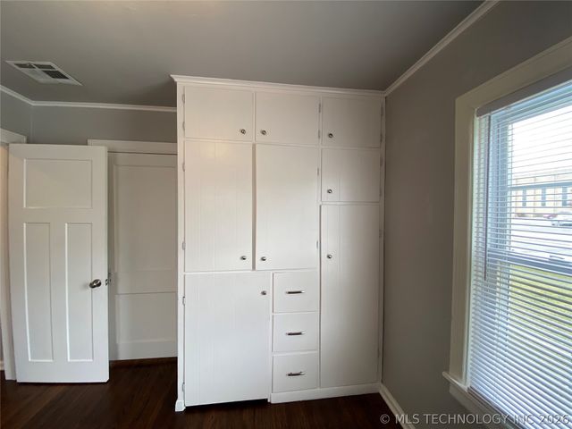 4711 E 4th Place, Tulsa, OK 74112