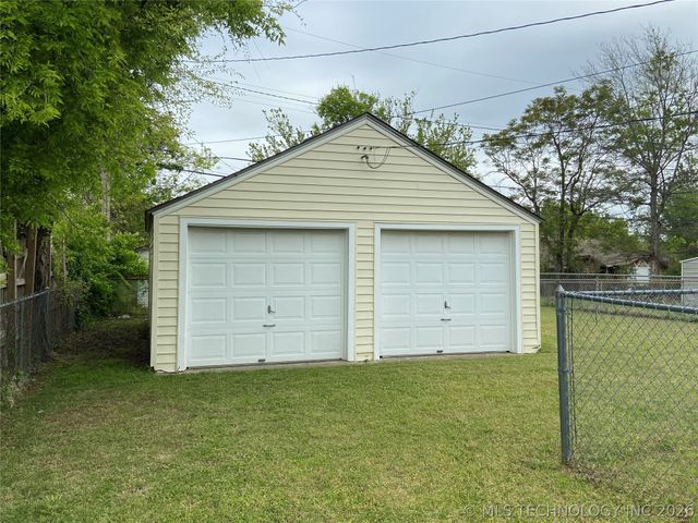 4711 E 4th Place, Tulsa, OK 74112