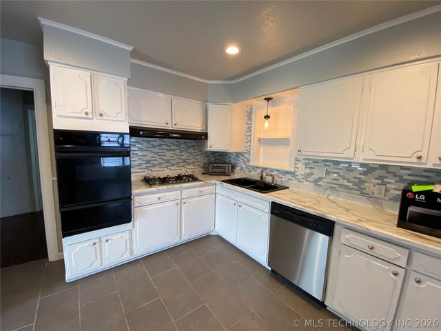 4711 E 4th Place, Tulsa, OK 74112