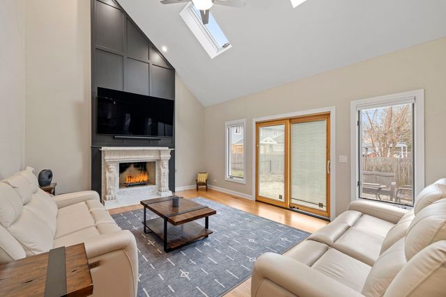 1203 N Burning Bush Lane, Mount Prospect, IL 60056