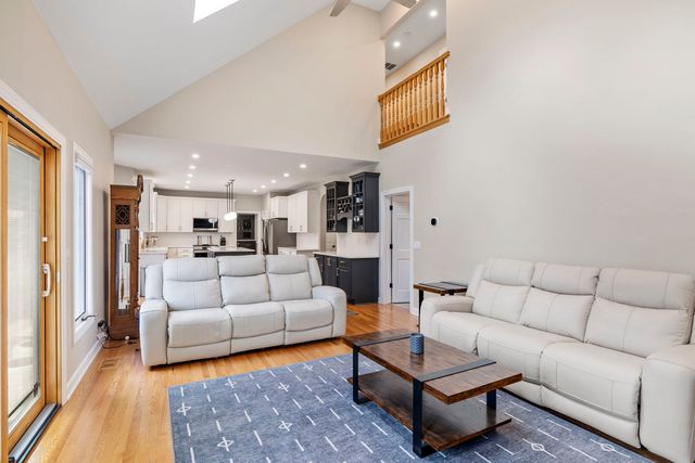 1203 N Burning Bush Lane, Mount Prospect, IL 60056