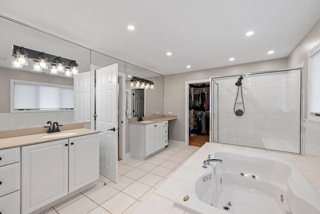 1203 N Burning Bush Lane, Mount Prospect, IL 60056