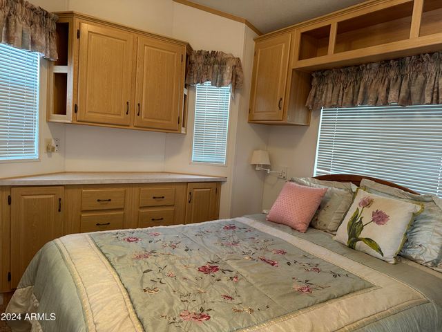 21272 W SHALAKO Lane 368, Congress, AZ 85332