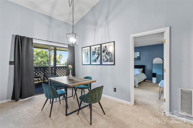 5870 Harris Grove Lane, Charlotte, NC 28212