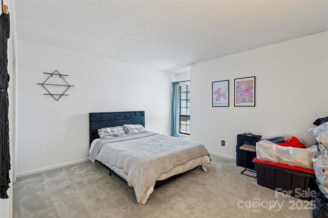 5870 Harris Grove Lane, Charlotte, NC 28212