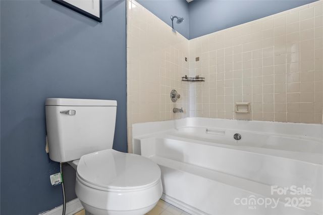 5870 Harris Grove Lane, Charlotte, NC 28212