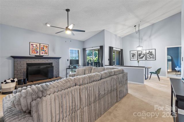 5870 Harris Grove Lane, Charlotte, NC 28212