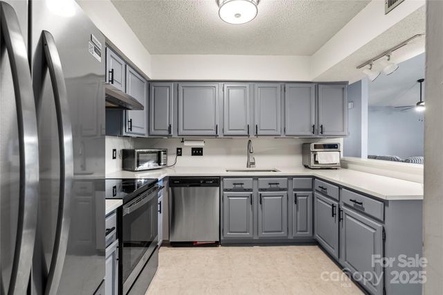 5870 Harris Grove Lane, Charlotte, NC 28212