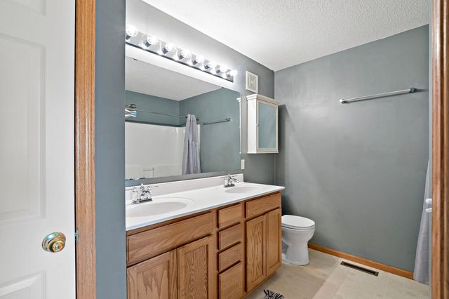 4855 Bulrush Boulevard, Shakopee, MN 55379