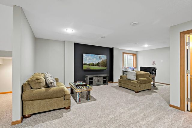 4855 Bulrush Boulevard, Shakopee, MN 55379