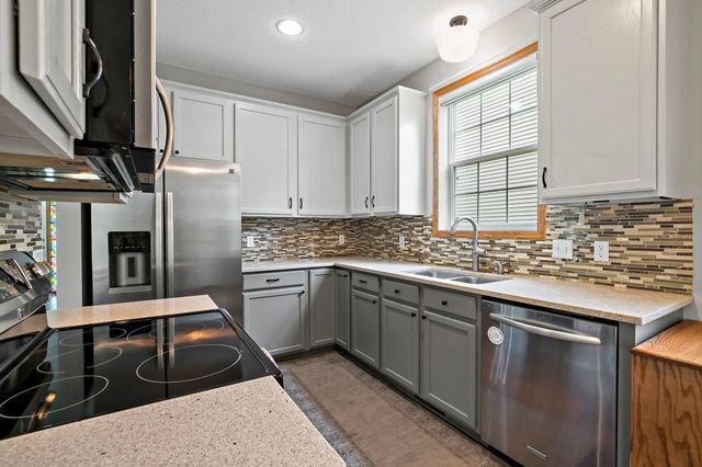 4855 Bulrush Boulevard, Shakopee, MN 55379
