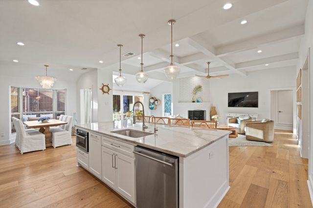 7211 Pleasant View Drive, Dallas, TX 75231