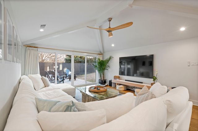 7211 Pleasant View Drive, Dallas, TX 75231