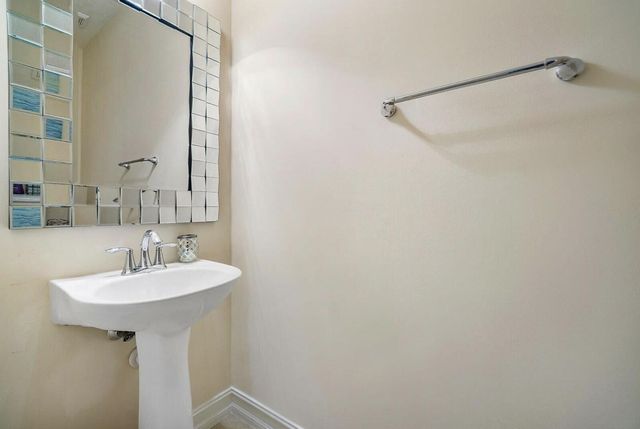 111 SW 2nd Avenue, Delray Beach, FL 33444
