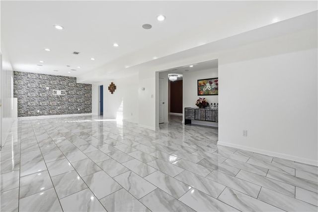 348 Santa Anita Ave, Woodstock, GA 30189