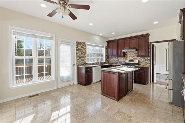 348 Santa Anita Ave, Woodstock, GA 30189