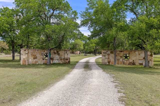 100 Palomino CV, Jarrell, TX 76537