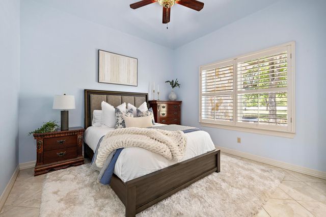 100 Palomino CV, Jarrell, TX 76537